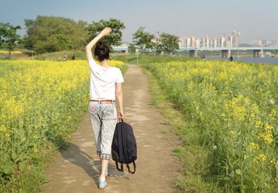 再见我最好的时光_意境伤感的唯美女生QQ空间图片素材