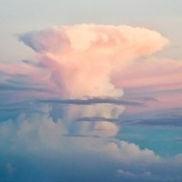 唯美风景图片素材 天空中的云像是一朵会说话的棉花糖
