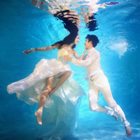个性水下婚纱摄影图片 浮夸如流水逝水年华